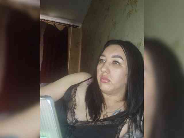 Hotmadamxl webcam