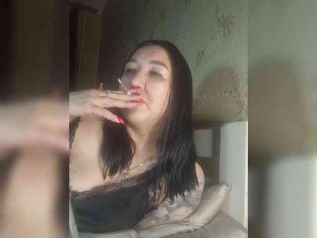 Hotmadamxl webcam