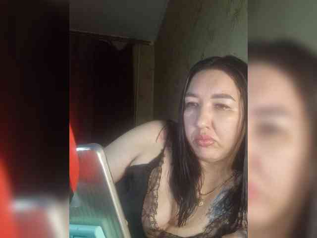 Hotmadamxl webcam