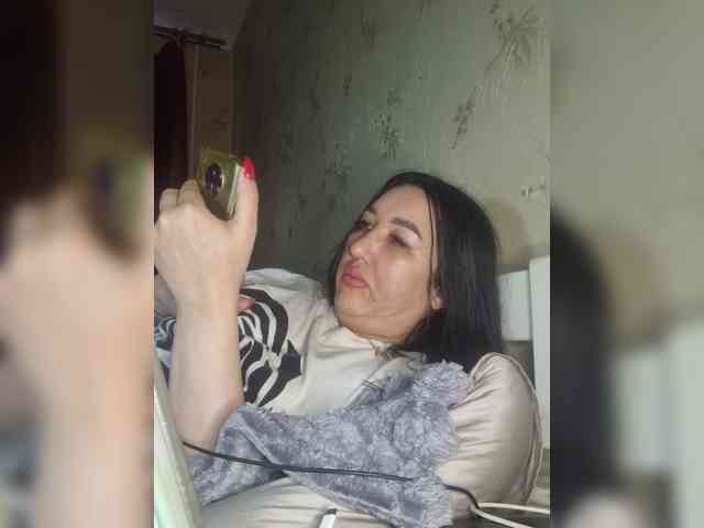 Hotmadamxl webcam