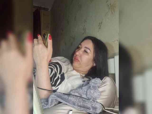 Hotmadamxl webcam