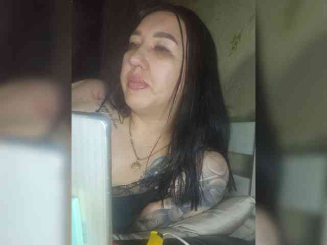 Hotmadamxl webcam
