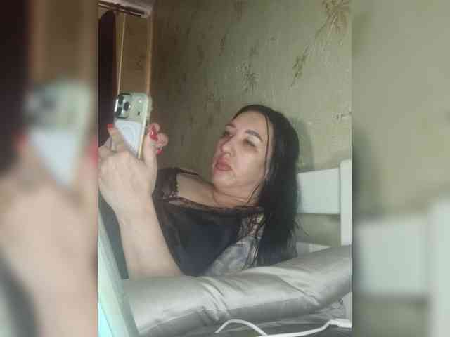 Hotmadamxl webcam