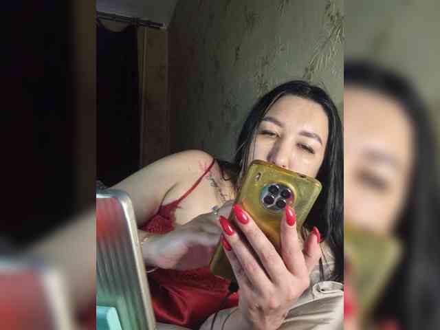 Hotmadamxl webcam