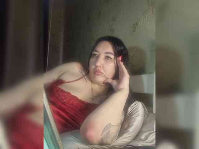 Hotmadamxl webcam