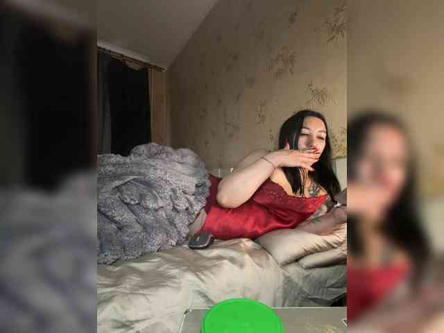 Hotmadamxl webcam
