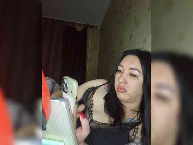 Hotmadamxl webcam