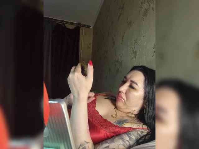 Hotmadamxl webcam