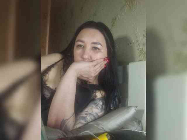 Hotmadamxl webcam