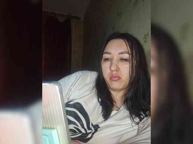 Hotmadamxl webcam