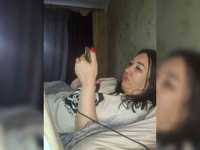 Hotmadamxl webcam