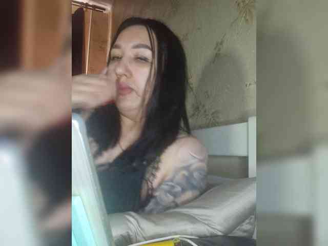 Hotmadamxl webcam