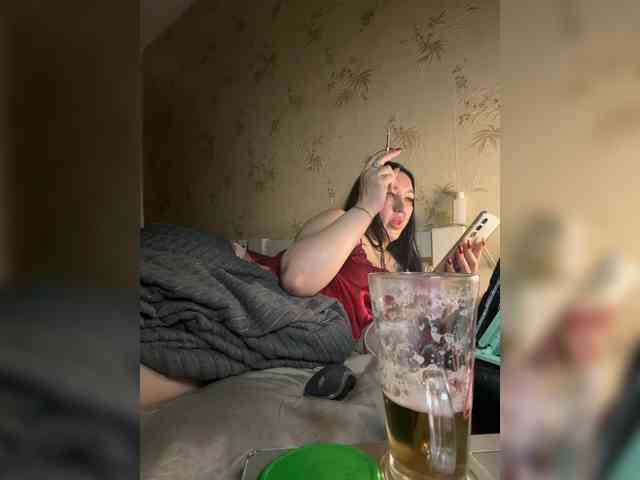 Hotmadamxl webcam