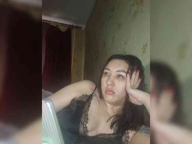 Hotmadamxl webcam