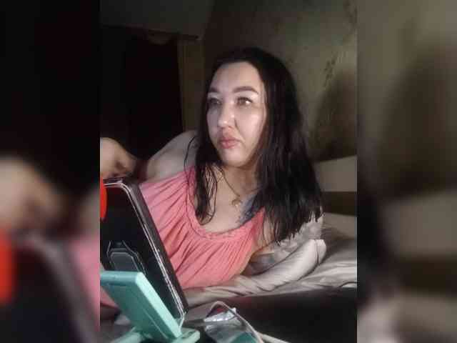 Hotmadamxl webcam