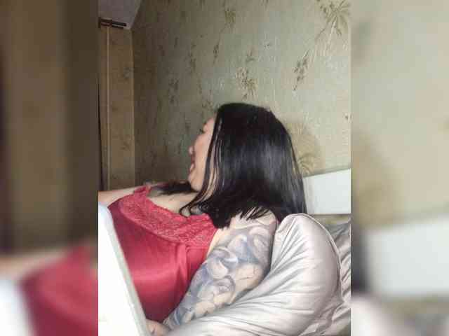 Hotmadamxl webcam