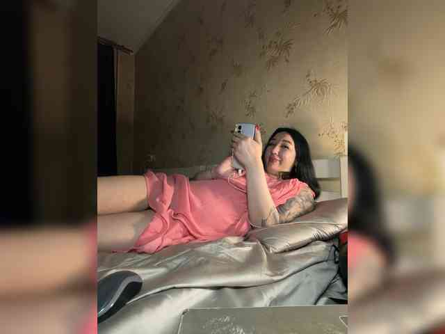 Hotmadamxl webcam