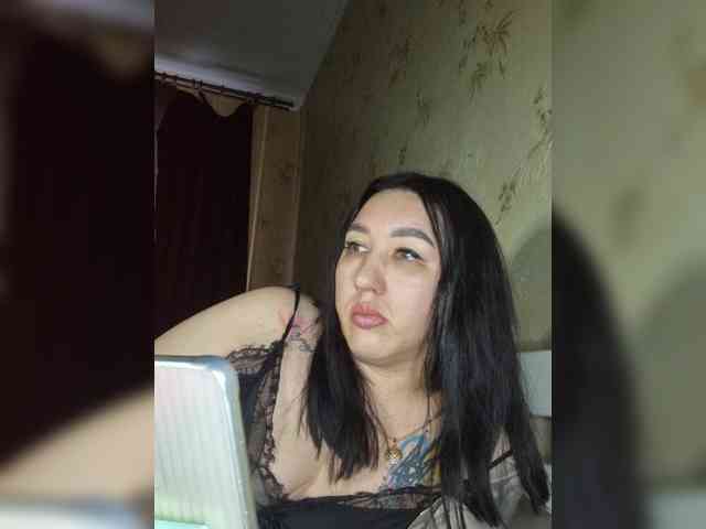 Hotmadamxl webcam
