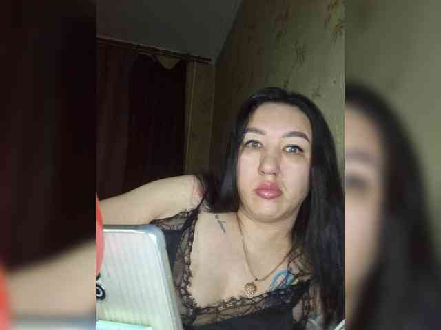 Hotmadamxl webcam