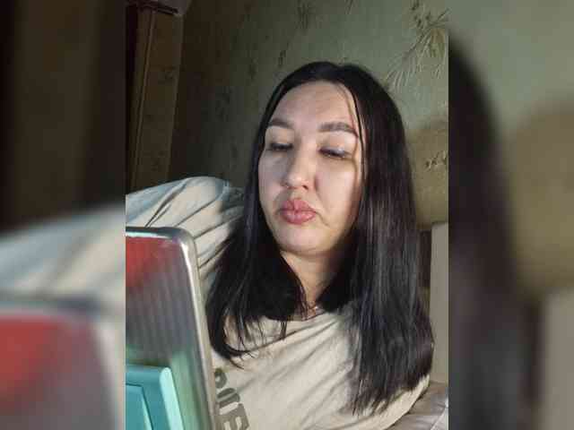 Hotmadamxl webcam