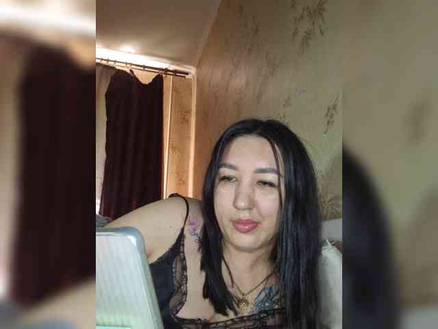 Hotmadamxl webcam