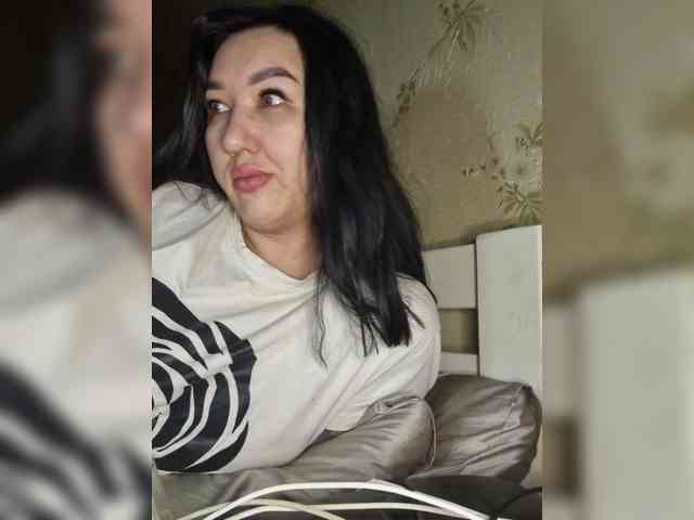 Hotmadamxl webcam