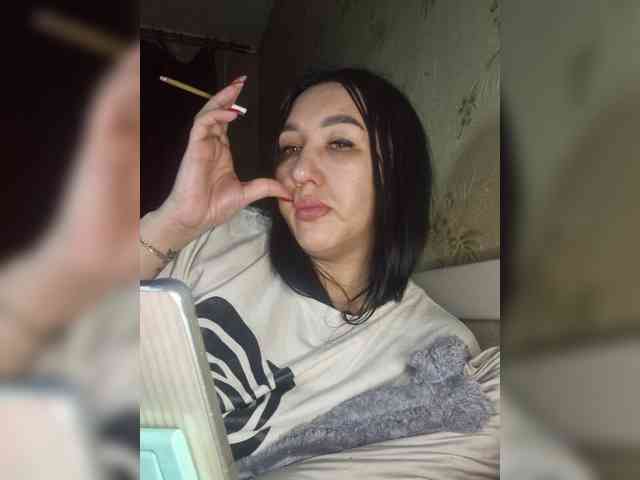 Hotmadamxl webcam