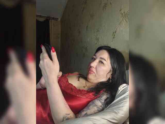 Hotmadamxl webcam