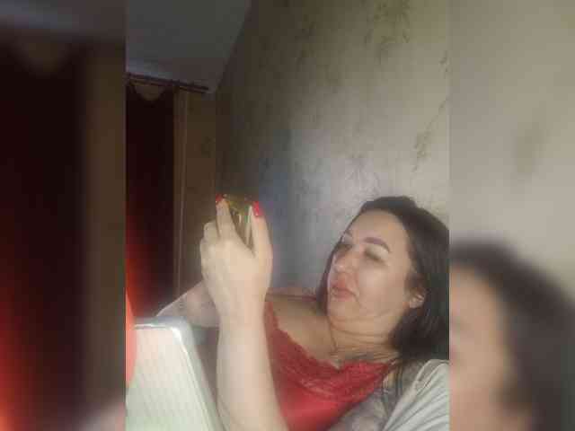 Hotmadamxl webcam