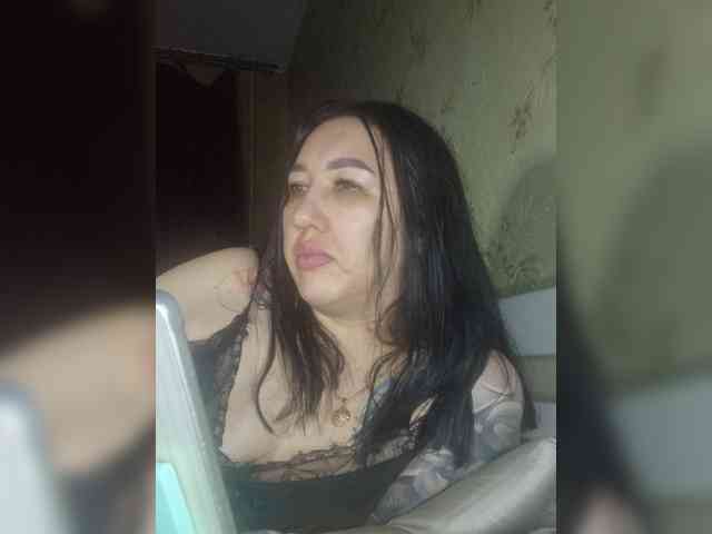 Hotmadamxl webcam