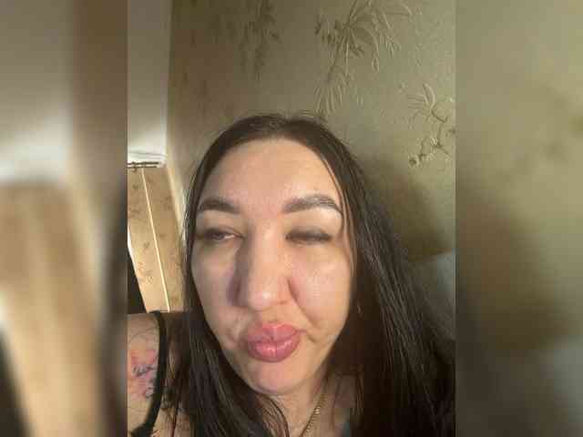 Hotmadamxl webcam