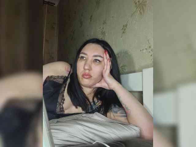 Hotmadamxl webcam