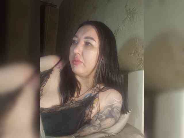 Hotmadamxl webcam