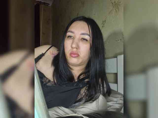 Hotmadamxl webcam