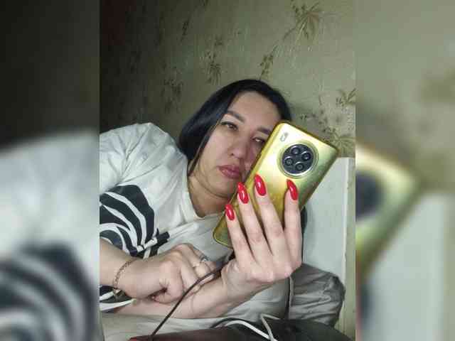 Hotmadamxl webcam