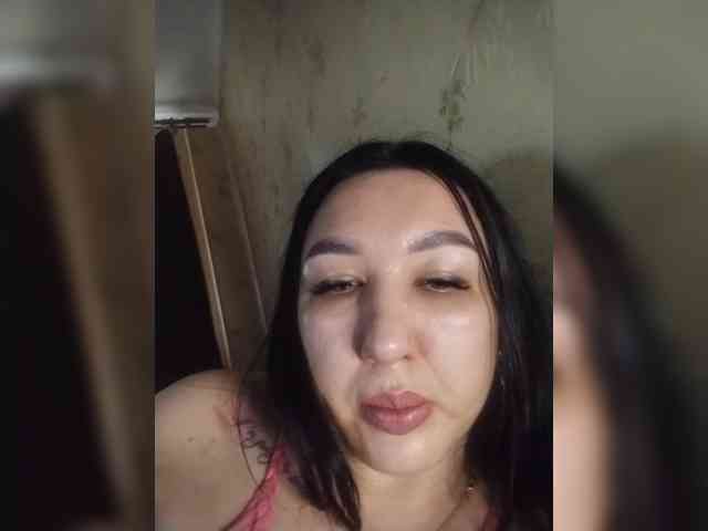 Hotmadamxl webcam