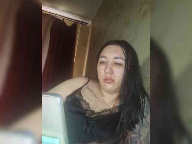 Hotmadamxl webcam