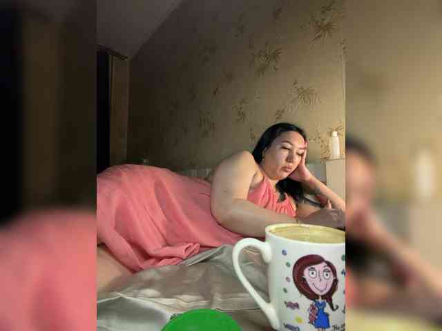 Hotmadamxl webcam