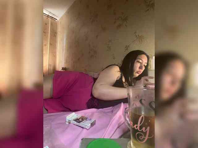 Hotmadamxl webcam
