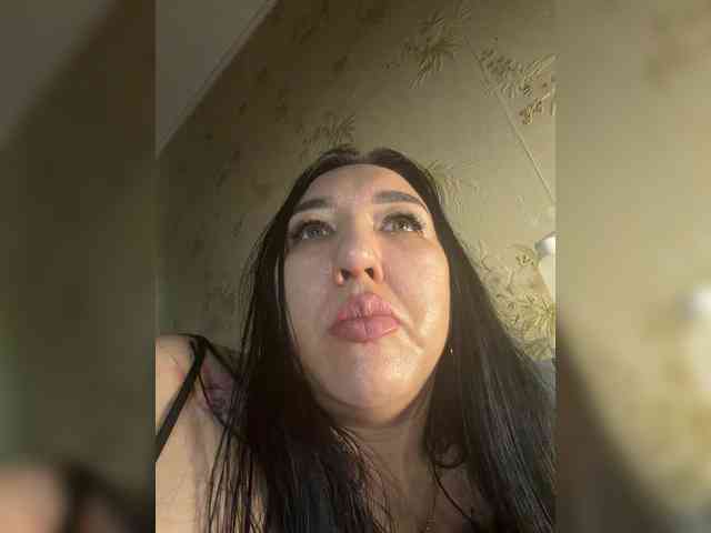 Hotmadamxl webcam