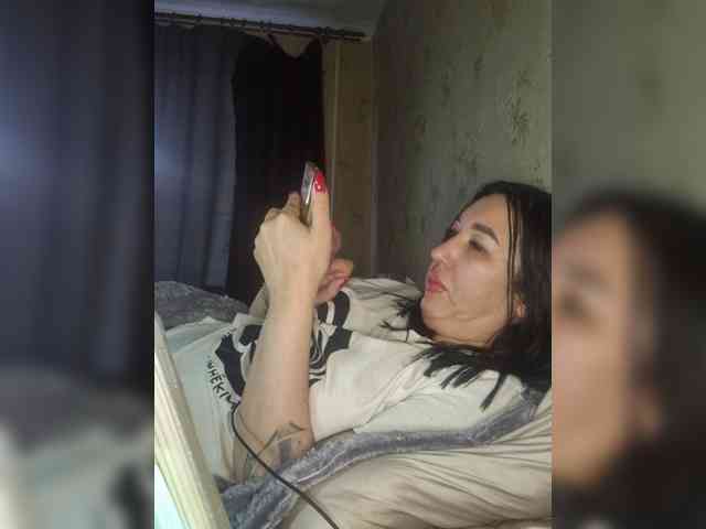 Hotmadamxl webcam