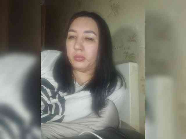 Hotmadamxl webcam