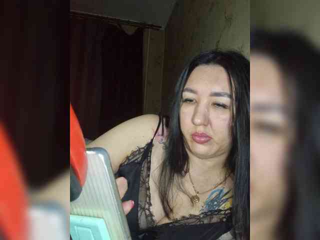Hotmadamxl webcam