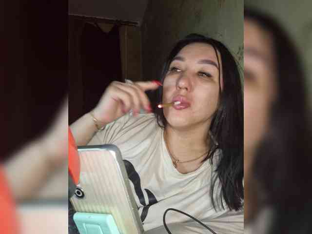 Hotmadamxl webcam