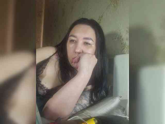 Hotmadamxl webcam