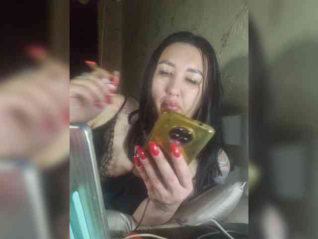 Hotmadamxl webcam