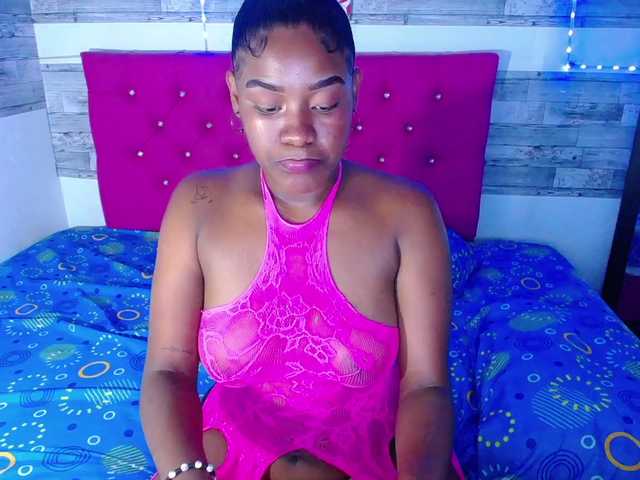 Pleassing-Neiighbor live cam on BongaCams