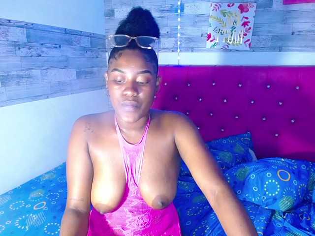 Pleassing-Neiighbor live cam on BongaCams