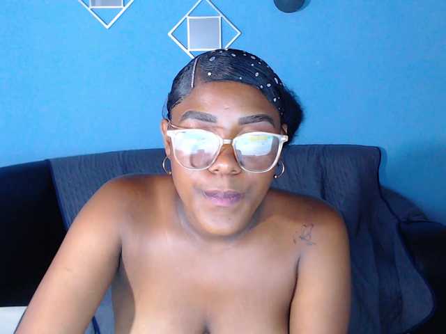 Pleassing-Neiighbor live cam on BongaCams