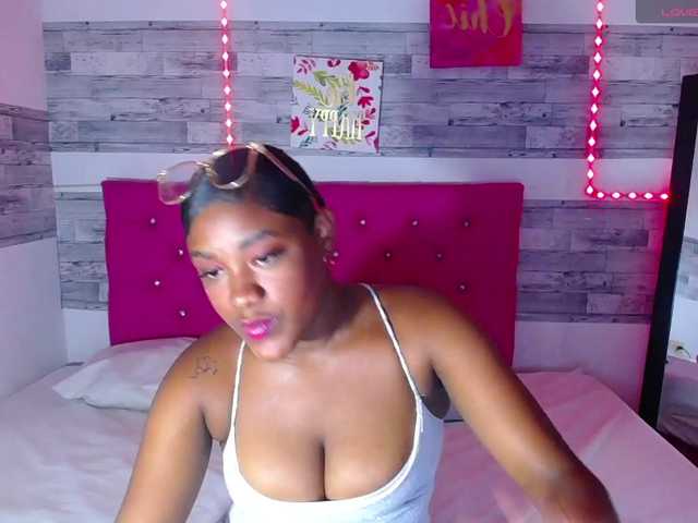 Pleassing-Neiighbor live cam on BongaCams